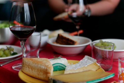 Wineandcheesemap.com shows you which wines and cheeses go best together