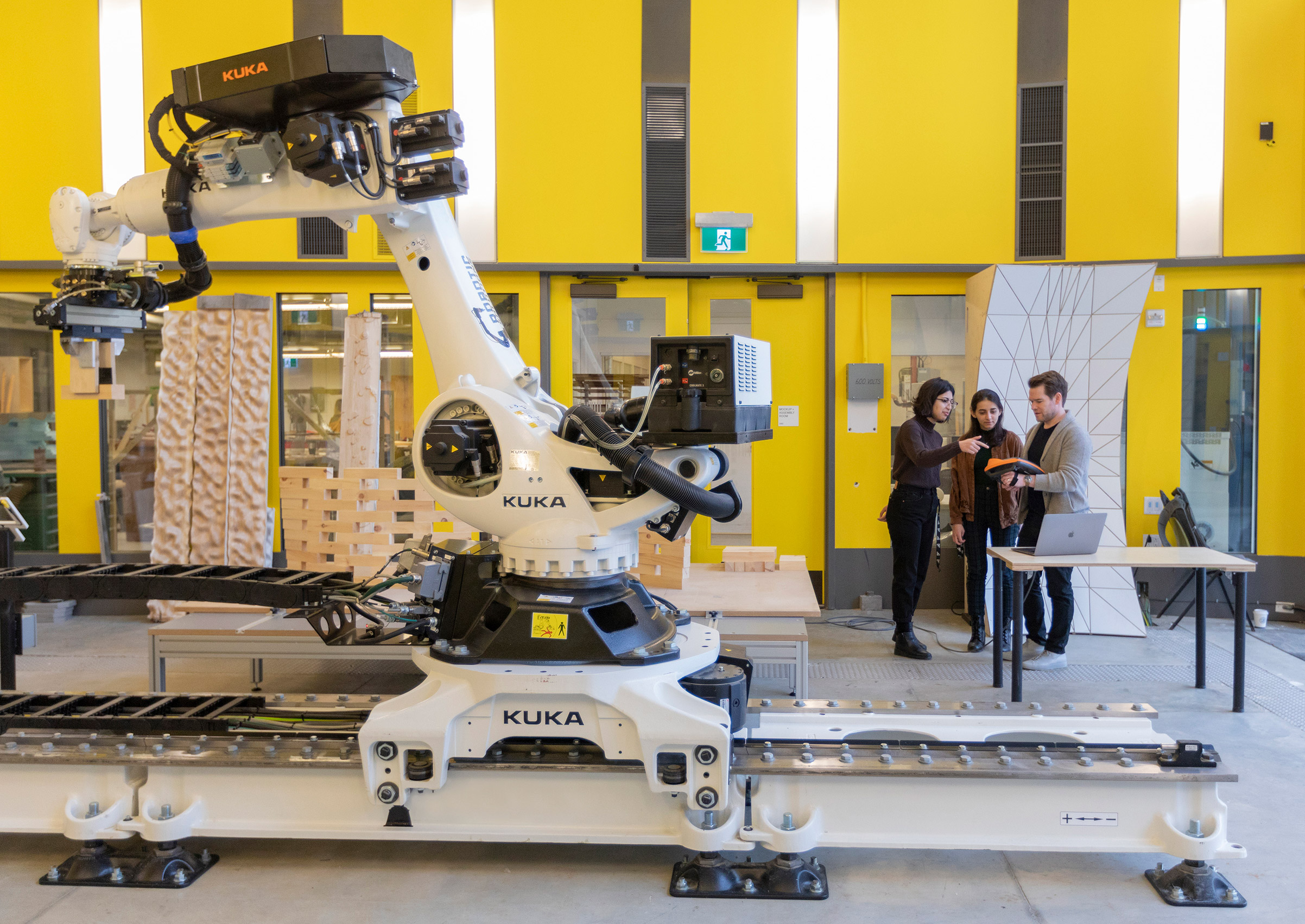 Robotic arm at the digital fabrication laboratory