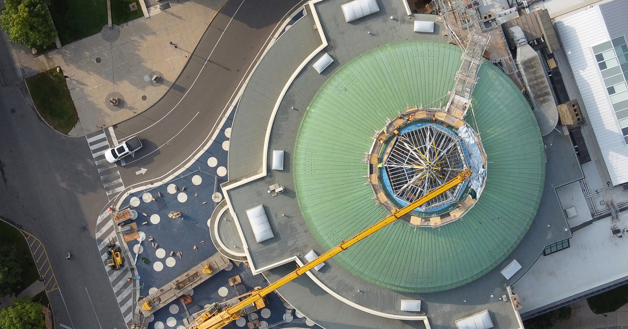 Aerial photo of the roof of Convocation Hall under construction